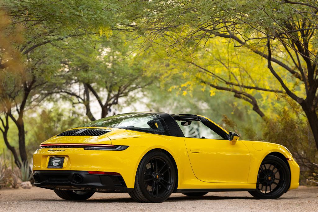 2024 Porsche 911 Image 18
