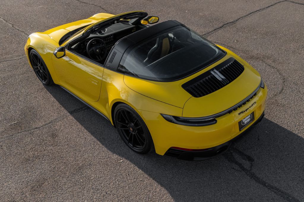 2024 Porsche 911 Image 40