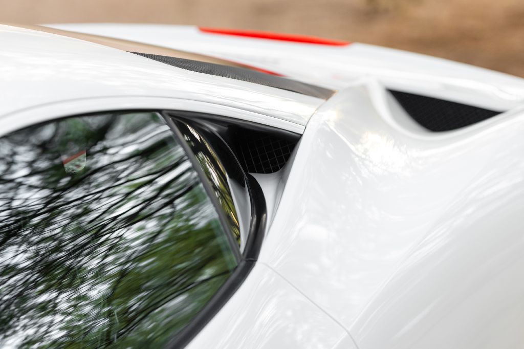 2015 Ferrari 458 ITALIA Image 6