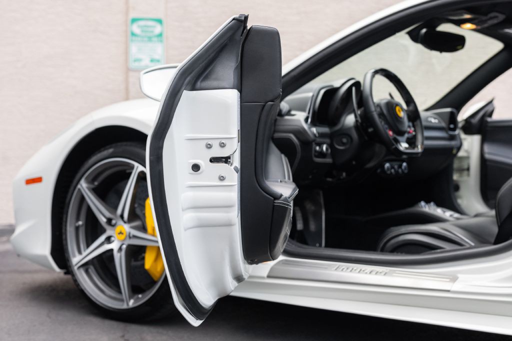 2015 Ferrari 458 ITALIA Image 82