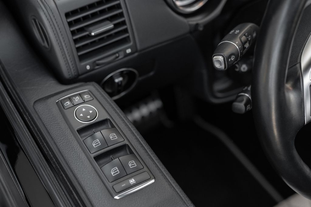 2014 Mercedes-Benz G-Class Image 22