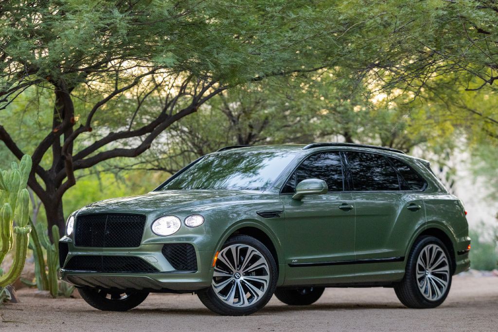 2021 Bentley Bentayga Image 4