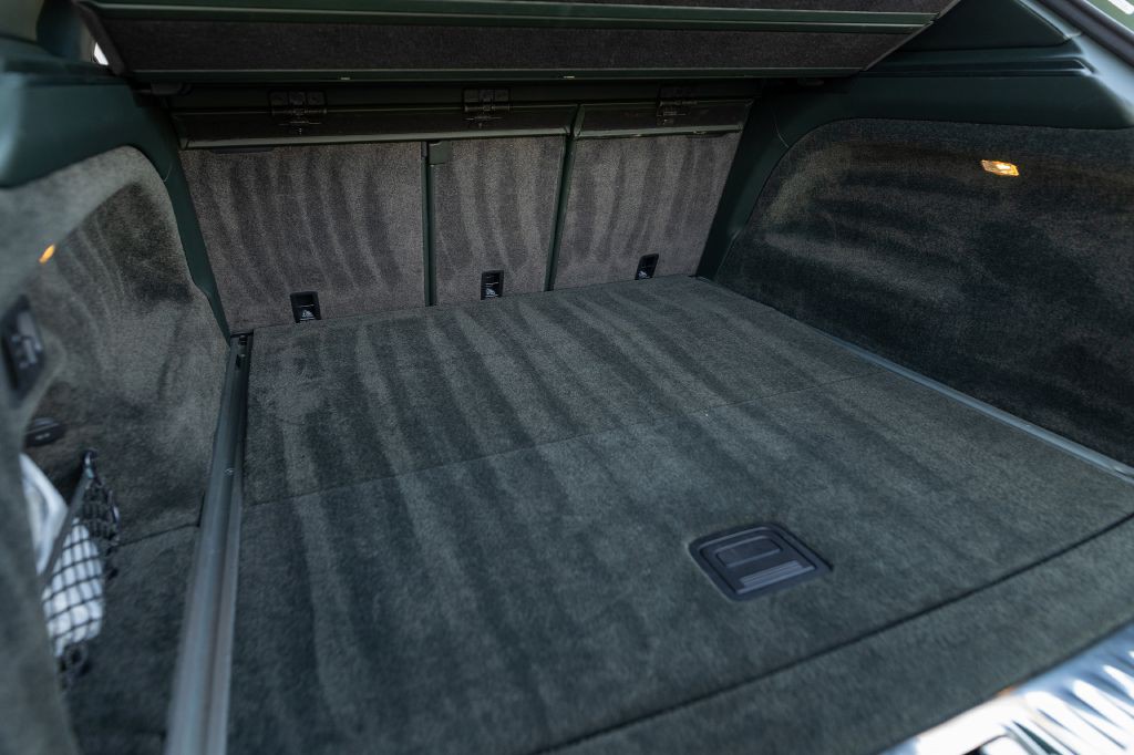 2021 Bentley Bentayga Image 29