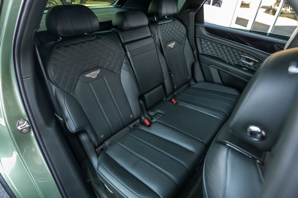 2021 Bentley Bentayga Image 48