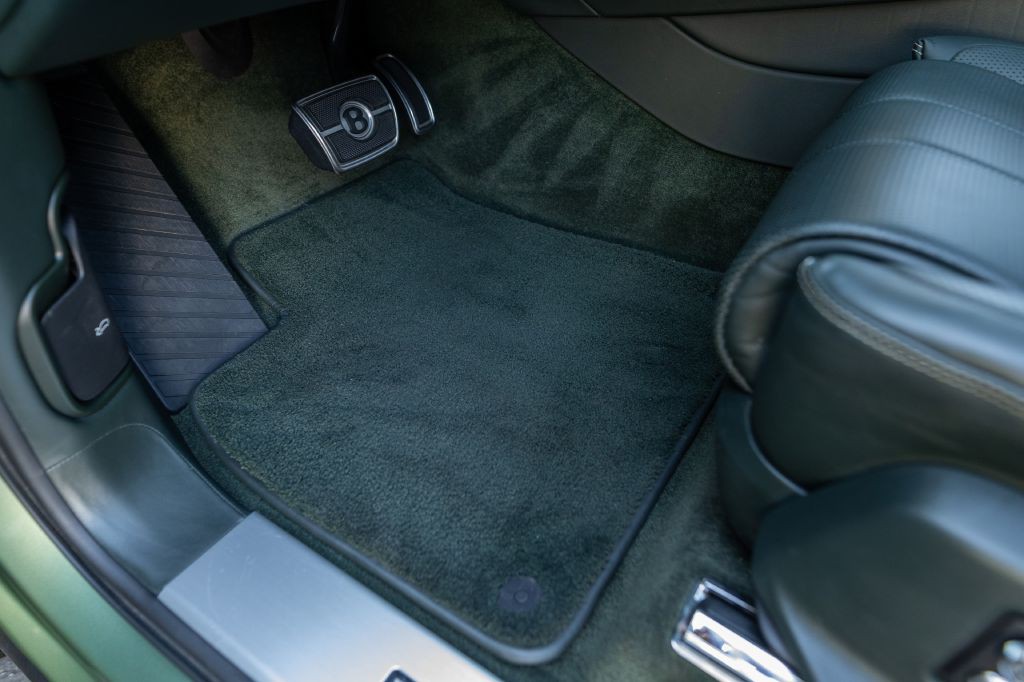 2021 Bentley Bentayga Image 51