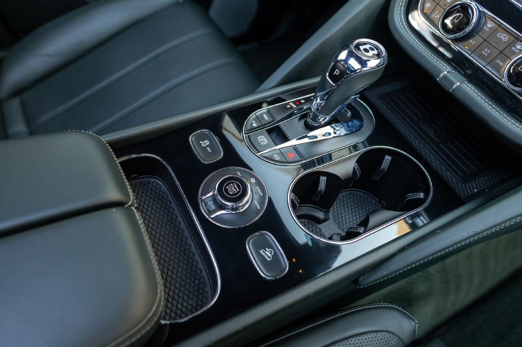 2021 Bentley Bentayga Image 56