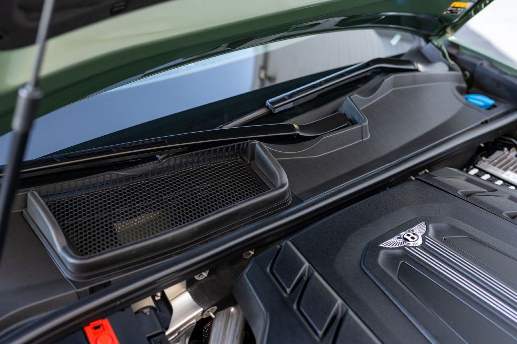 2021 Bentley Bentayga Image 73