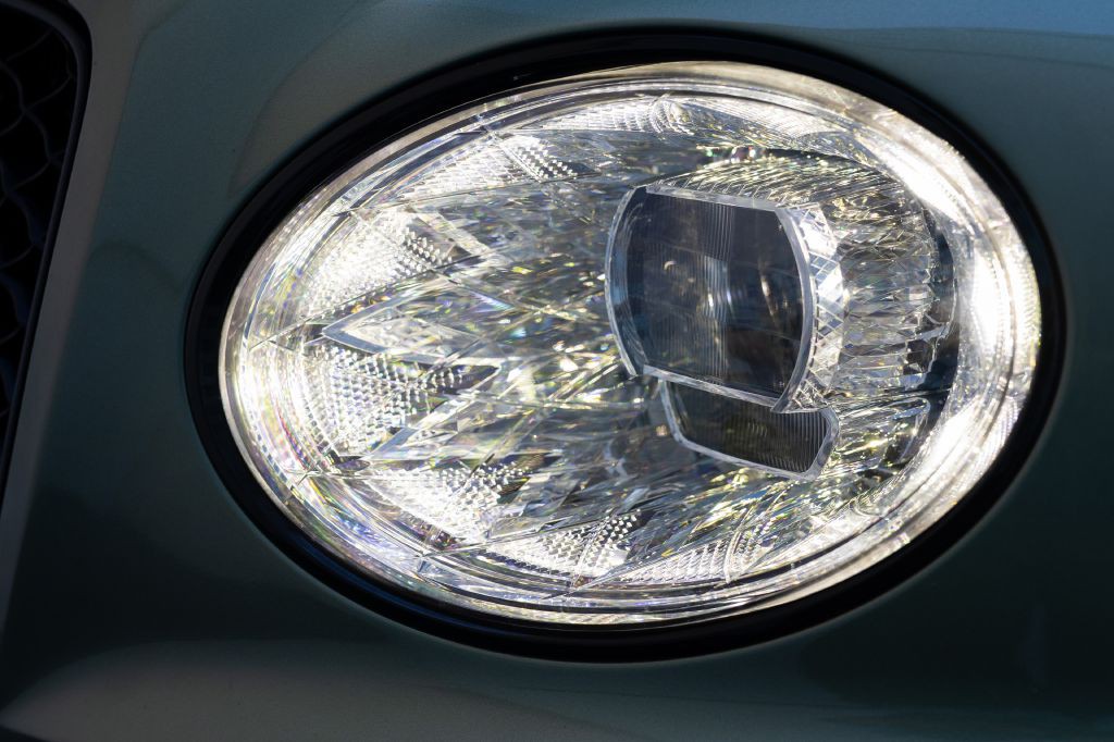 2021 Bentley Bentayga Image 74