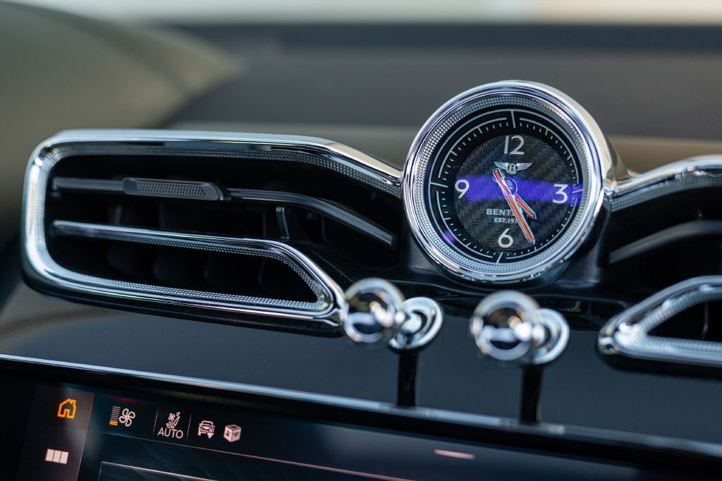 2021 Bentley Bentayga Image 87
