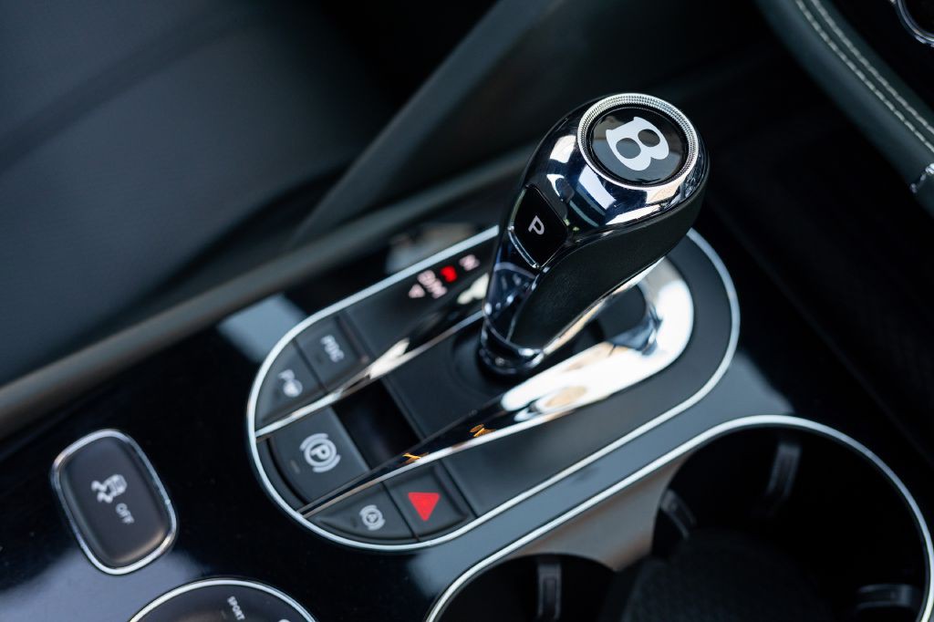 2021 Bentley Bentayga Image 90