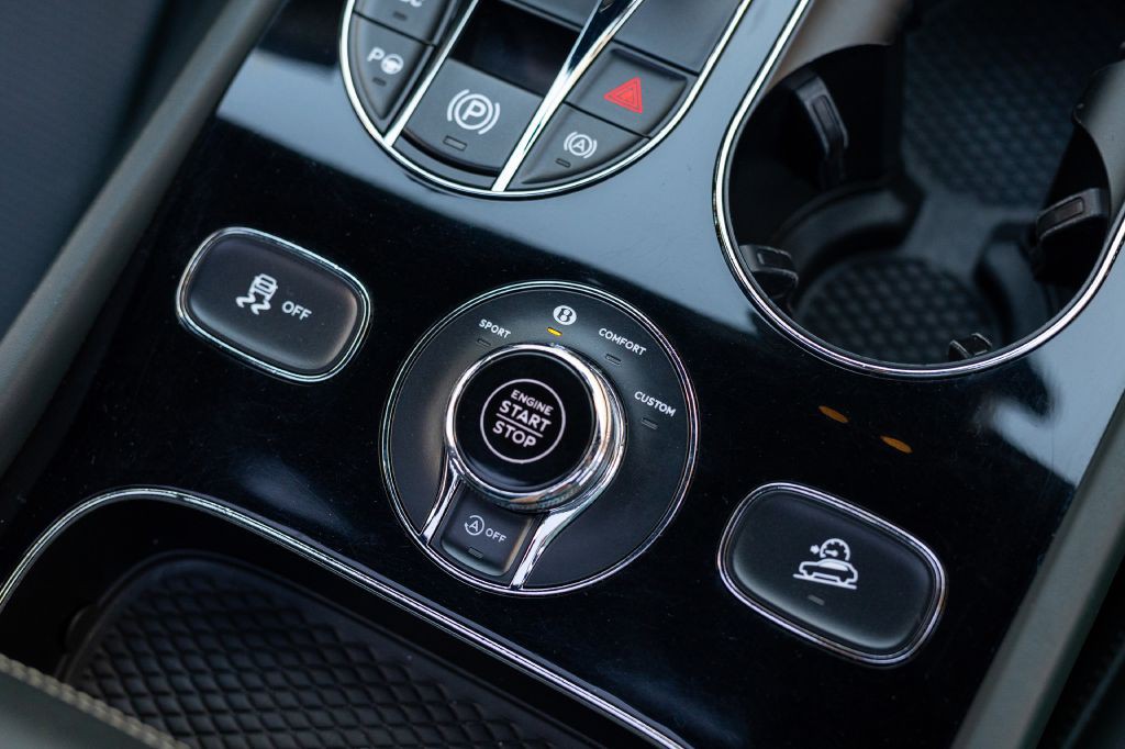 2021 Bentley Bentayga Image 91