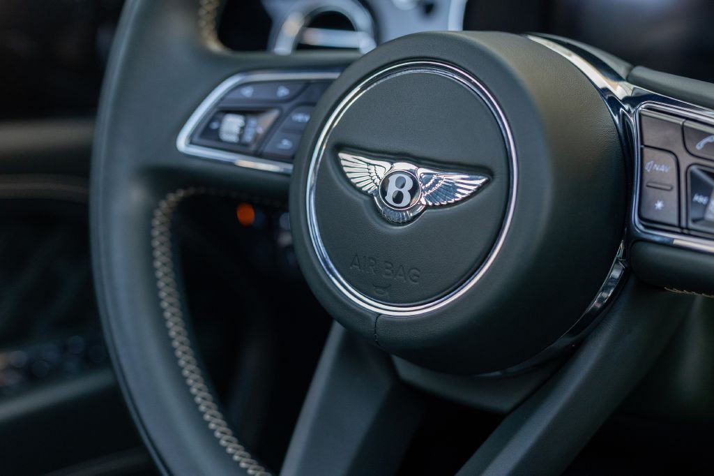 2021 Bentley Bentayga Image 92