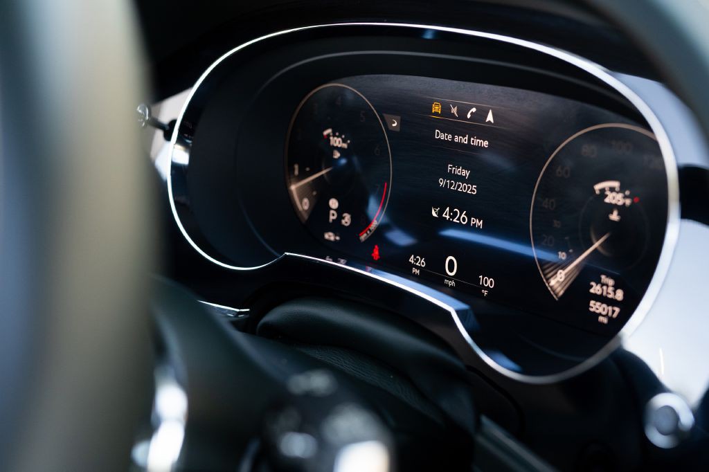 2021 Bentley Bentayga Image 93