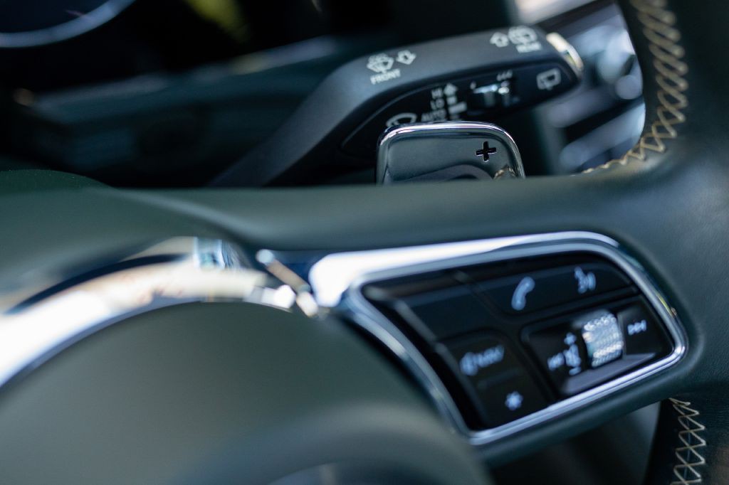 2021 Bentley Bentayga Image 113
