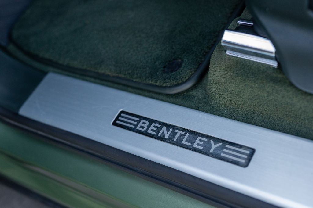 2021 Bentley Bentayga Image 114