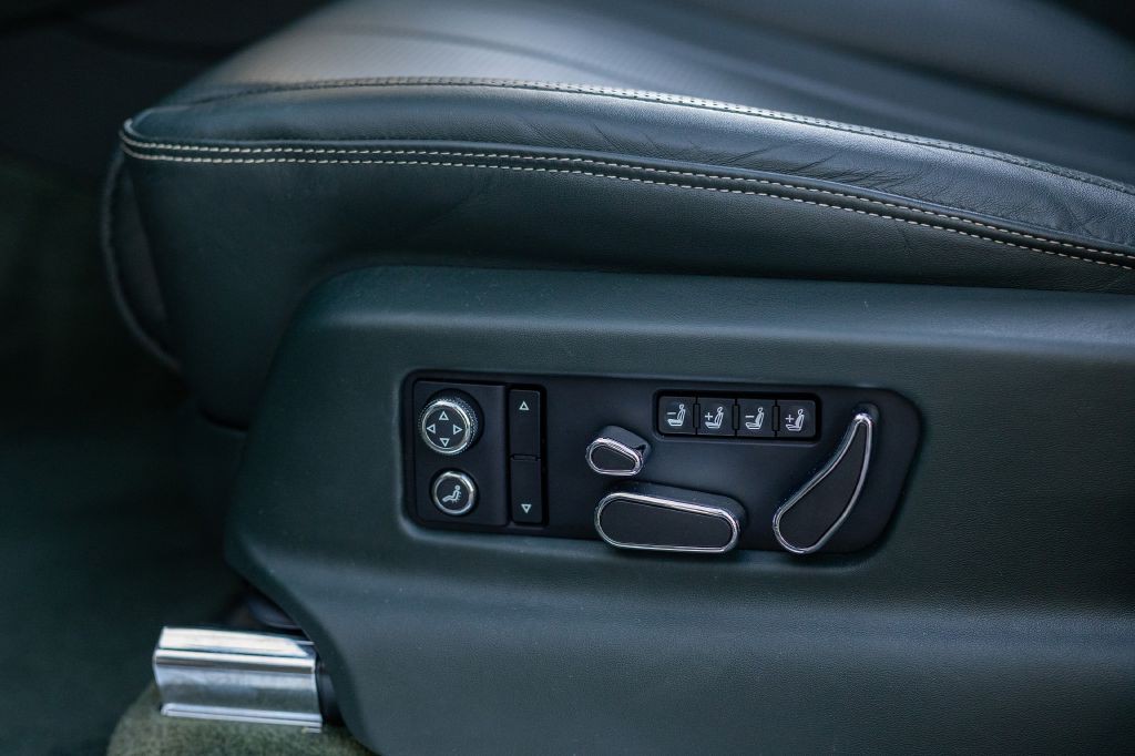 2021 Bentley Bentayga Image 115