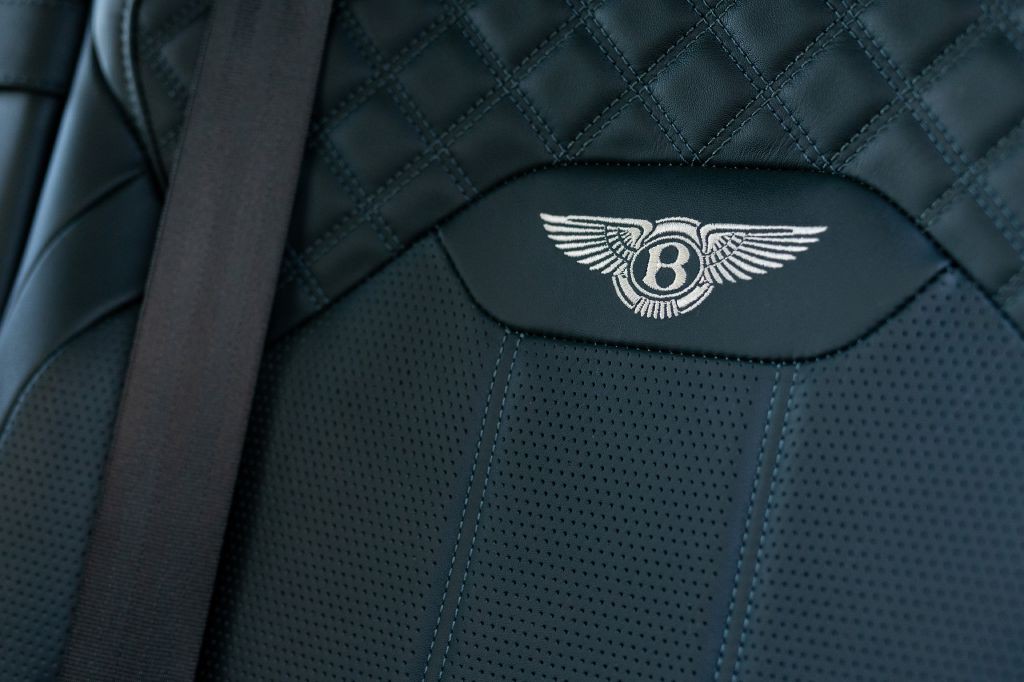 2021 Bentley Bentayga Image 116