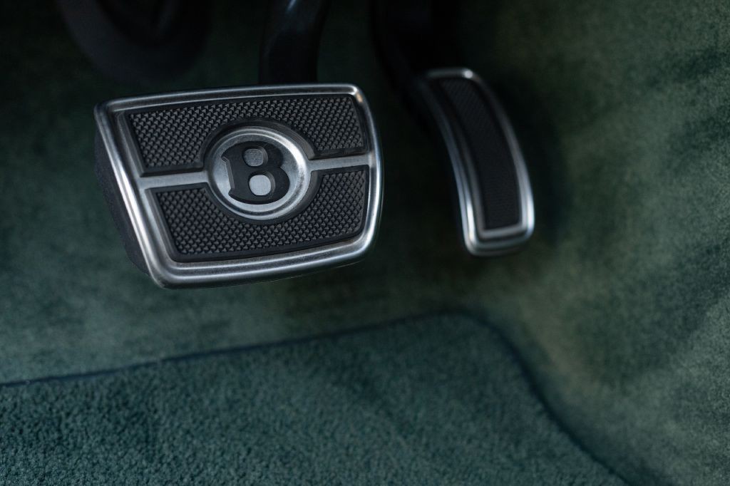 2021 Bentley Bentayga Image 119