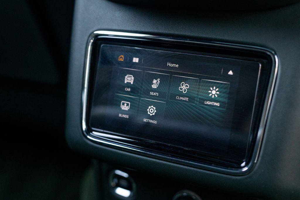 2021 Bentley Bentayga Image 150