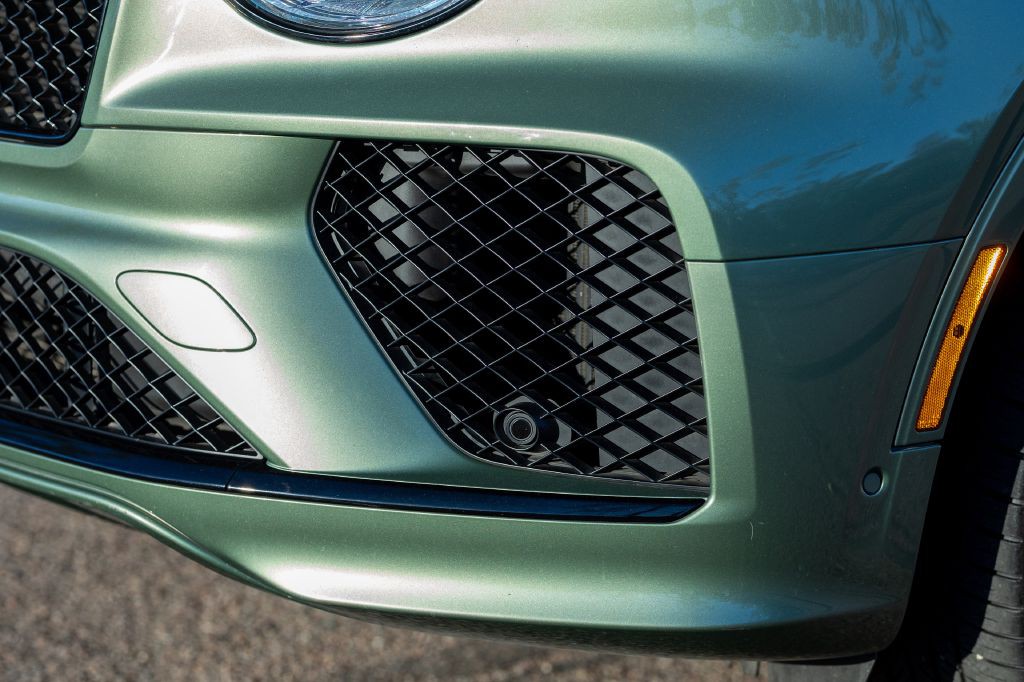 2021 Bentley Bentayga Image 160