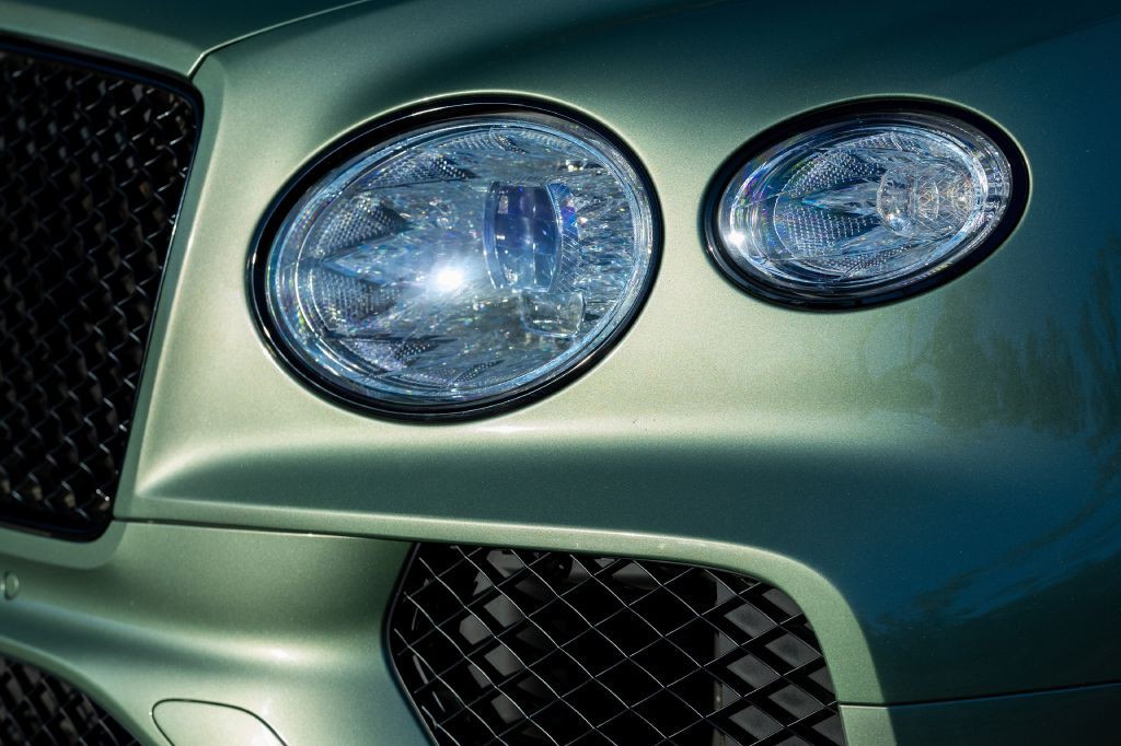 2021 Bentley Bentayga Image 170