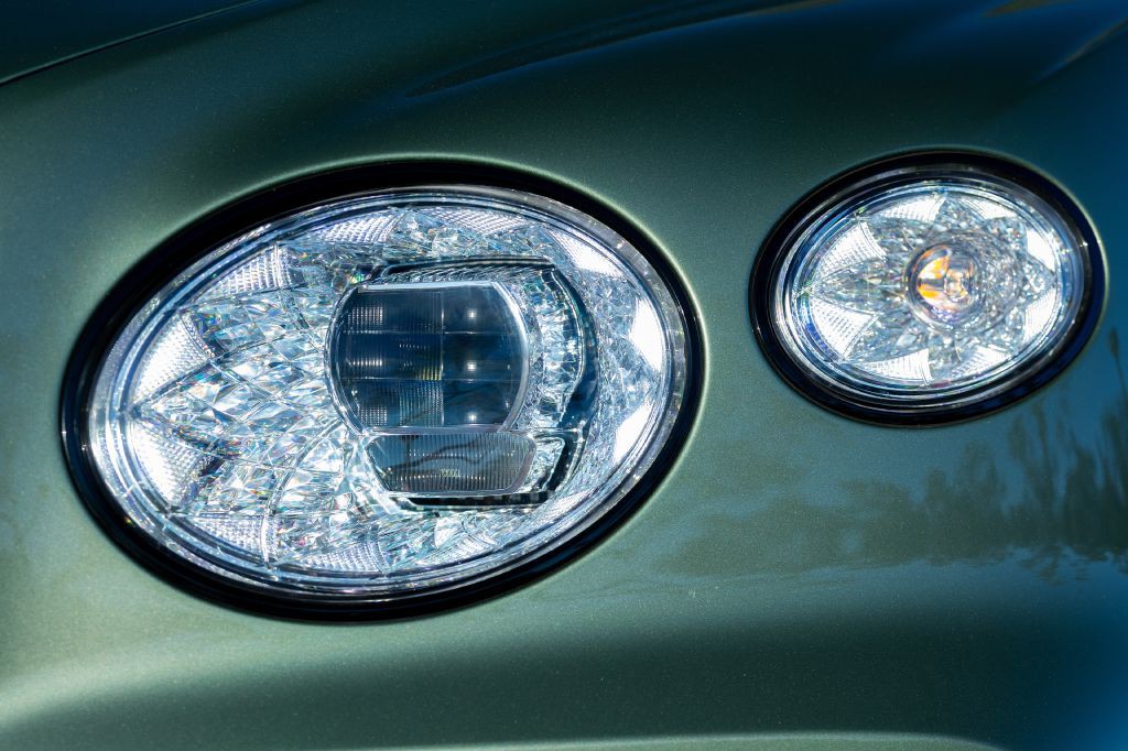 2021 Bentley Bentayga Image 171