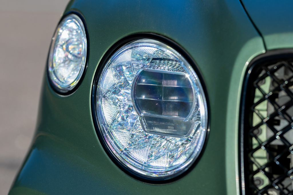 2021 Bentley Bentayga Image 173