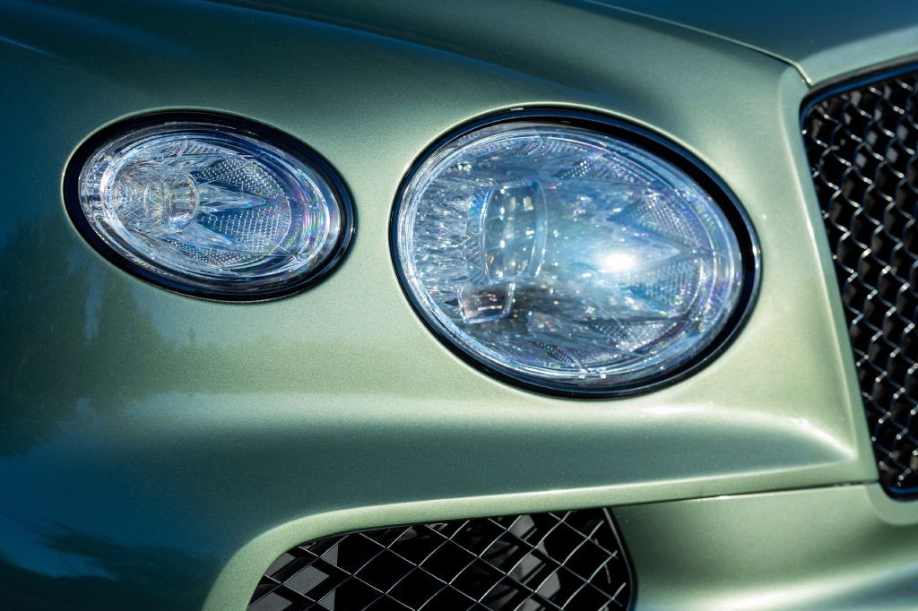 2021 Bentley Bentayga Image 175