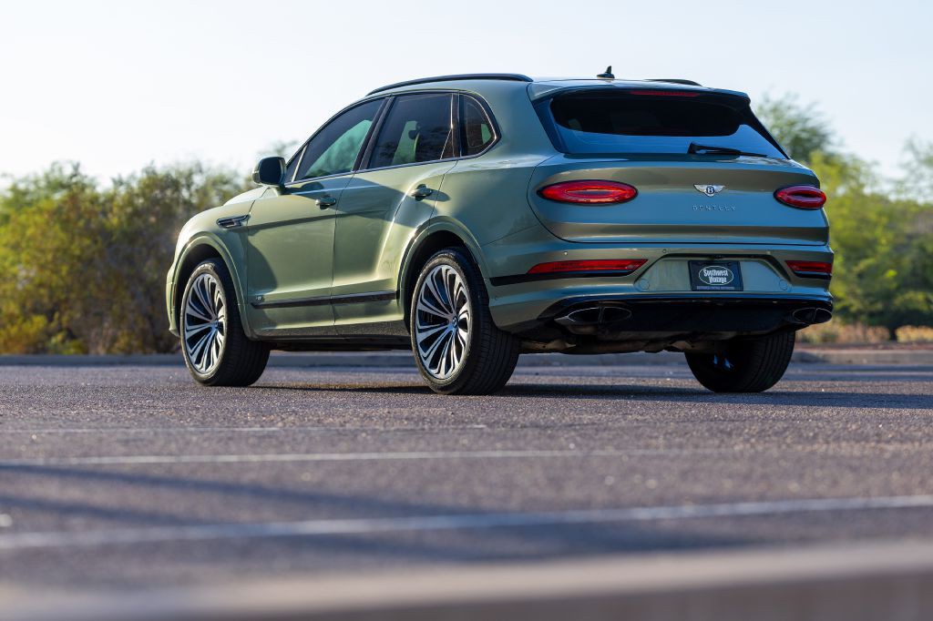 2021 Bentley Bentayga Image 185