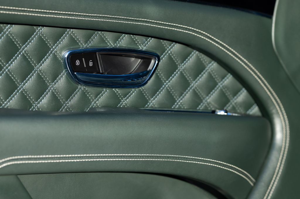 2021 Bentley Bentayga Image 199