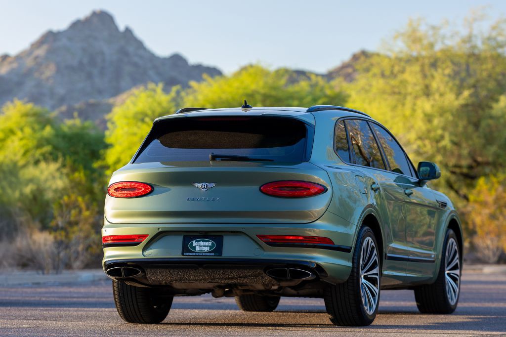 2021 Bentley Bentayga Image 222