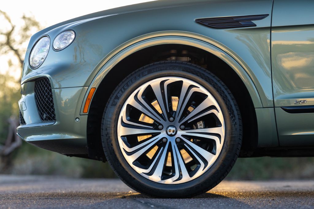 2021 Bentley Bentayga Image 231