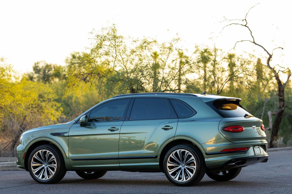 2021 Bentley Bentayga Image 233