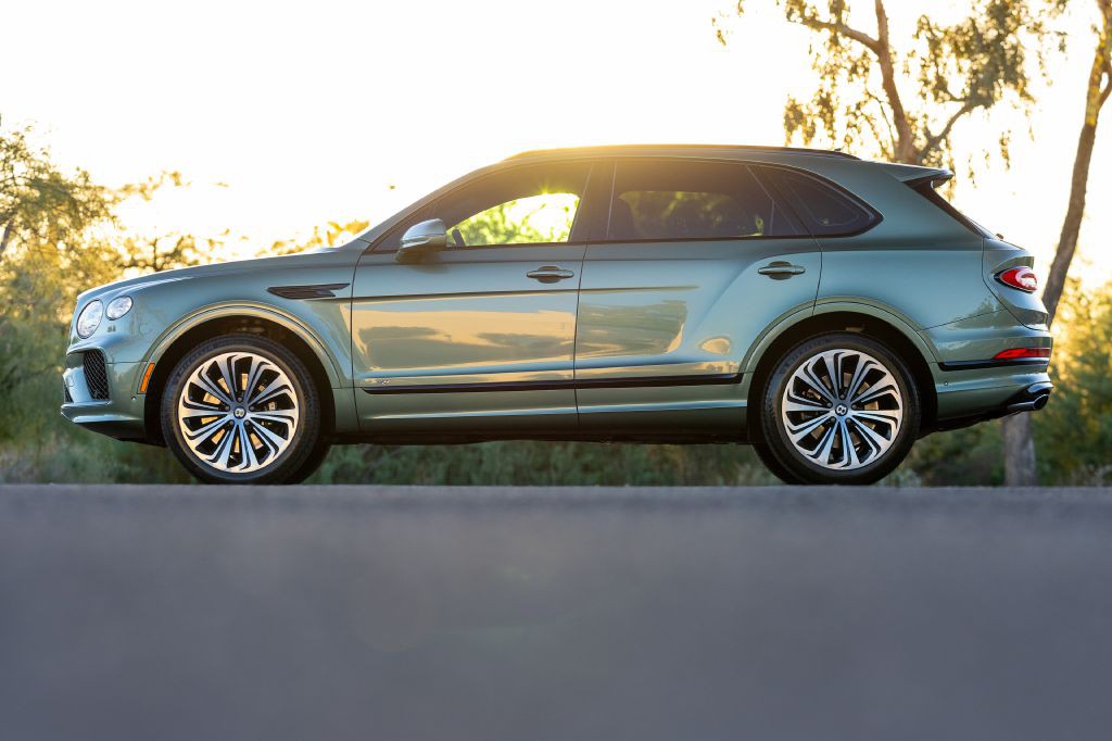 2021 Bentley Bentayga Image 235
