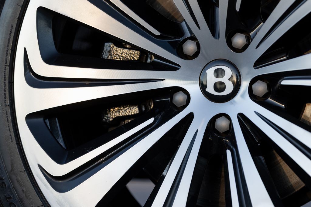 2021 Bentley Bentayga Image 238