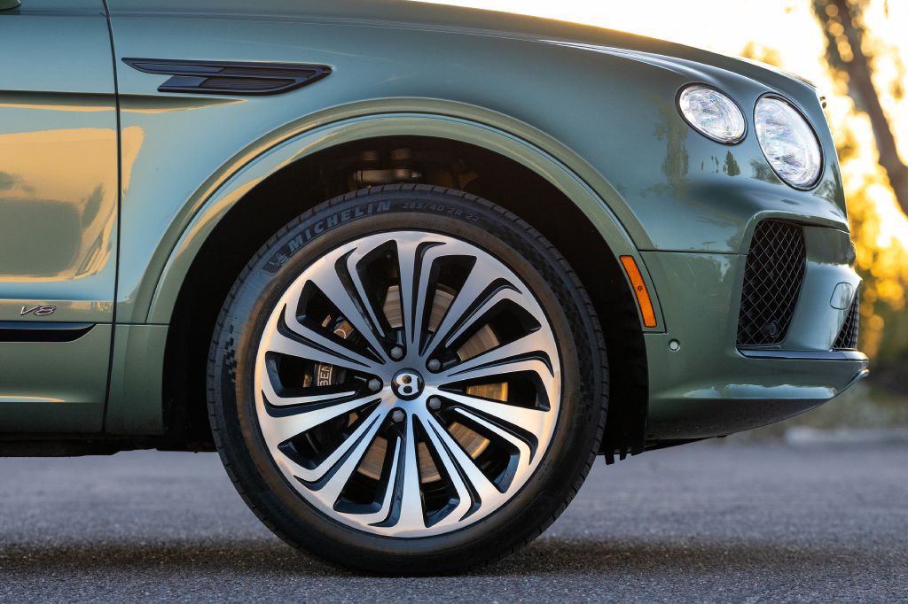 2021 Bentley Bentayga Image 241