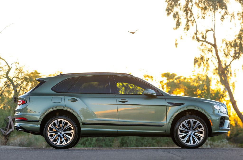 2021 Bentley Bentayga Image 244
