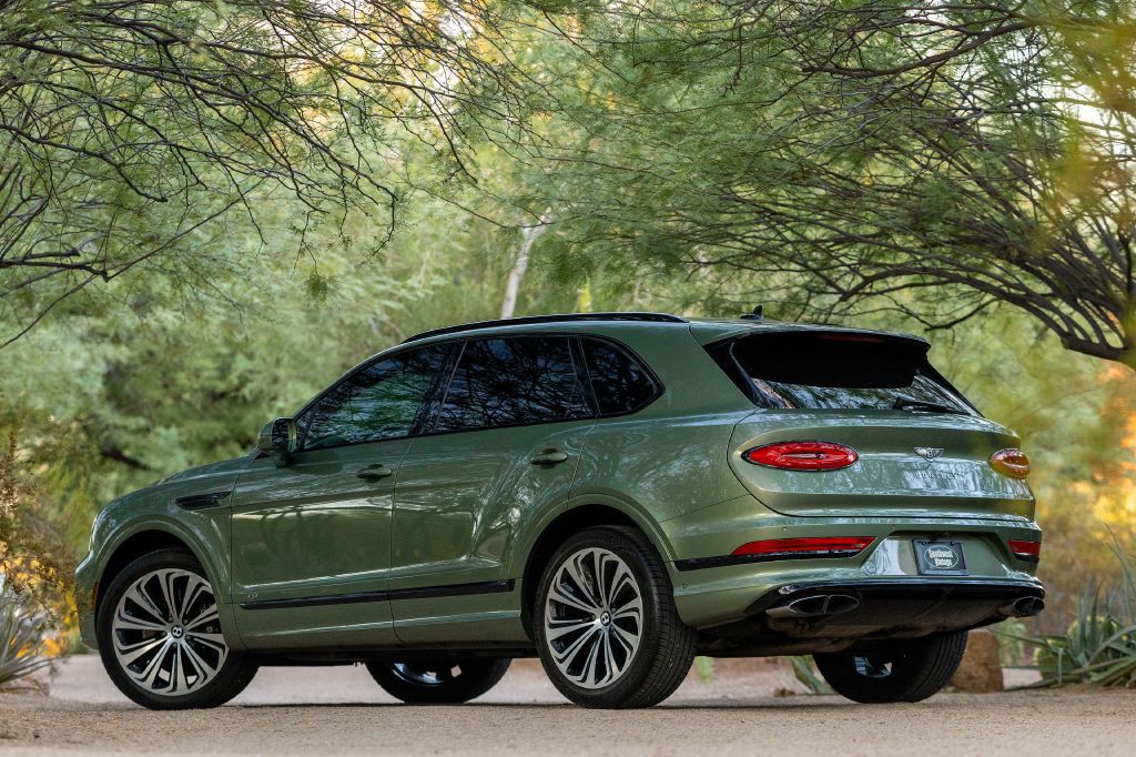 2021 Bentley Bentayga Image 245
