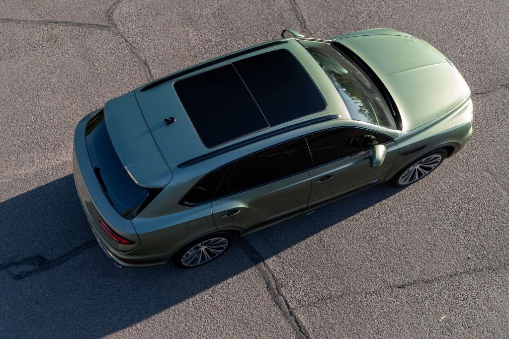 2021 Bentley Bentayga Image 252