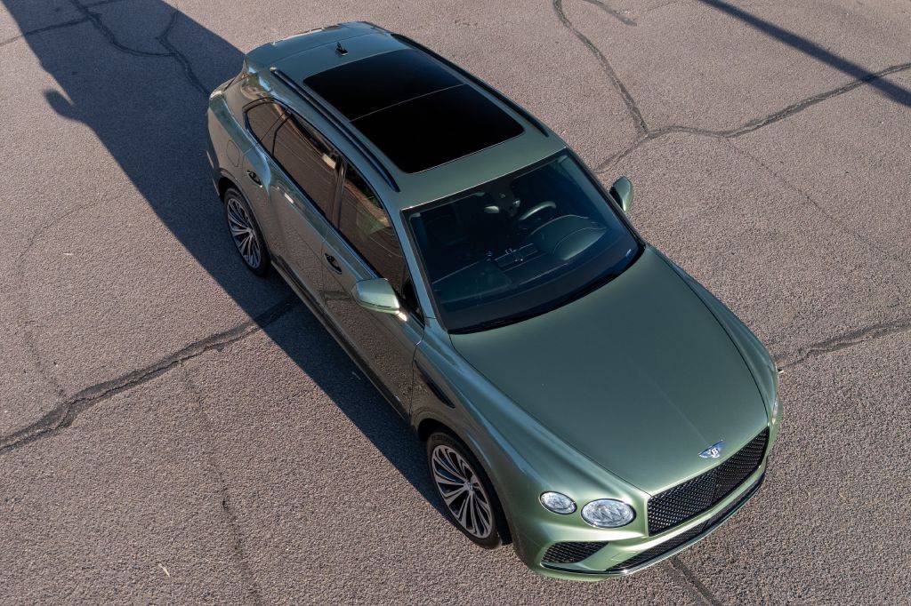 2021 Bentley Bentayga Image 256