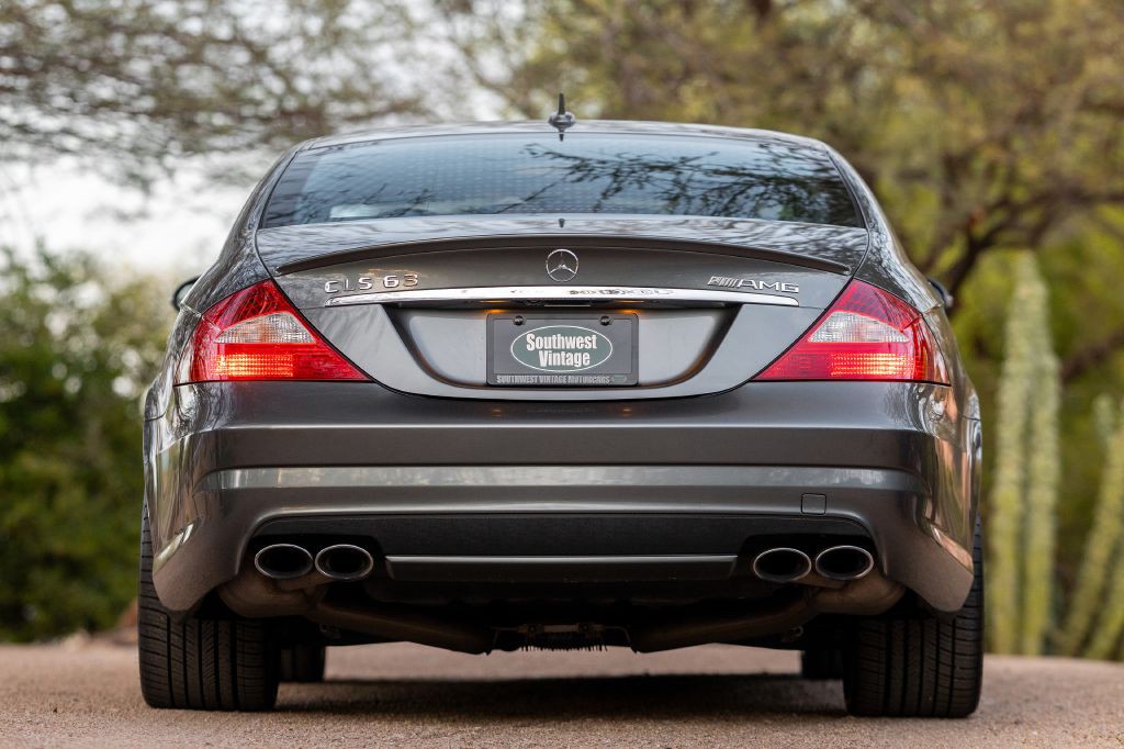 2007 Mercedes-Benz CLS-Class Image 2