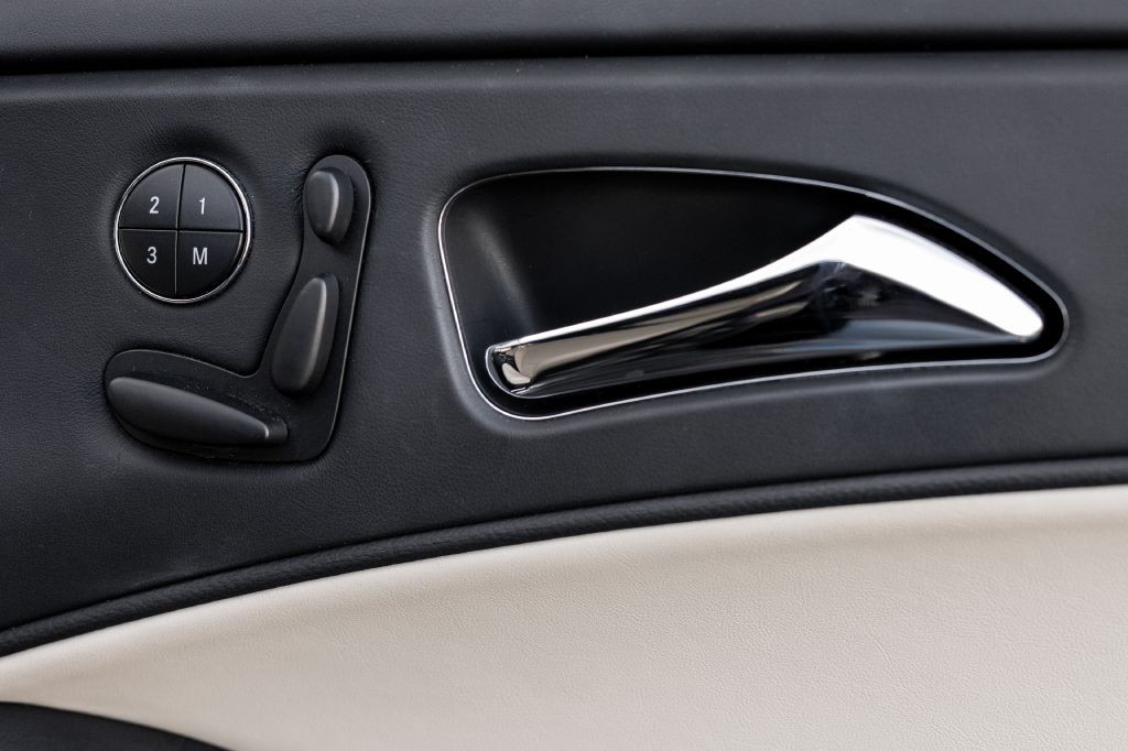 2007 Mercedes-Benz CLS-Class Image 53