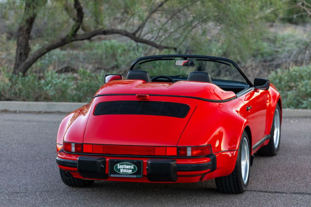 1989 Porsche 911 Image 8
