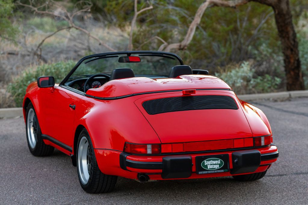 1989 Porsche 911 Image 11