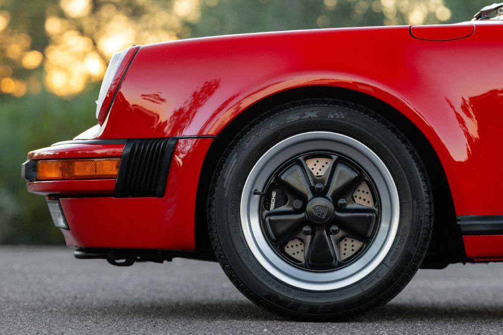 1989 Porsche 911 Image 16