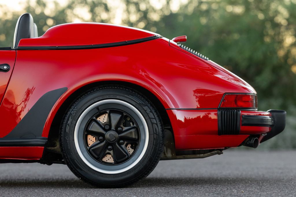 1989 Porsche 911 Image 17