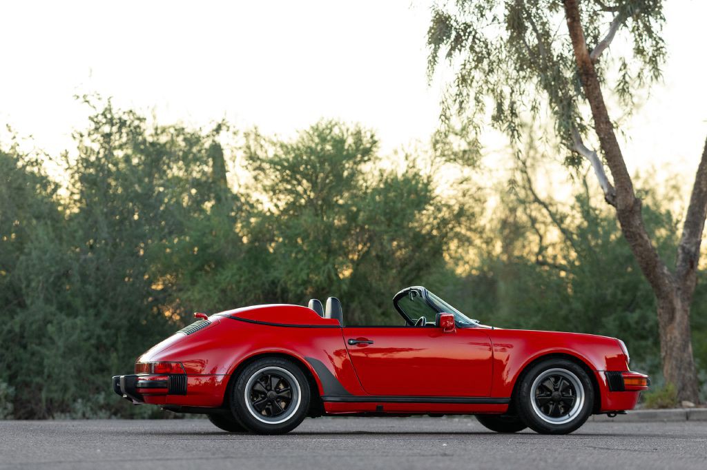 1989 Porsche 911 Image 24