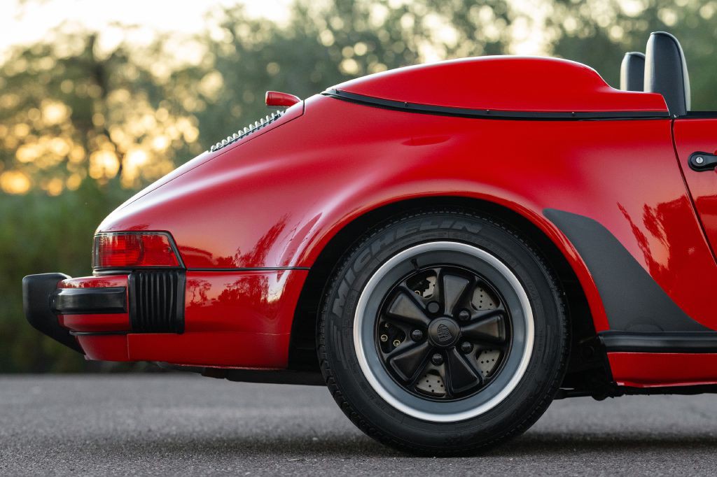 1989 Porsche 911 Image 25