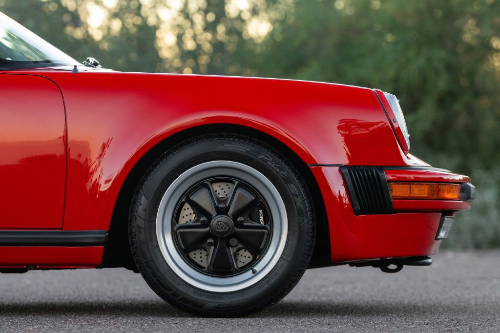 1989 Porsche 911 Image 26