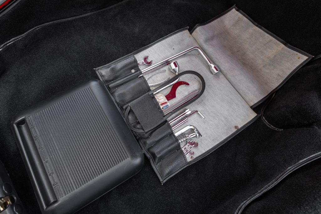 1989 Porsche 911 Image 53